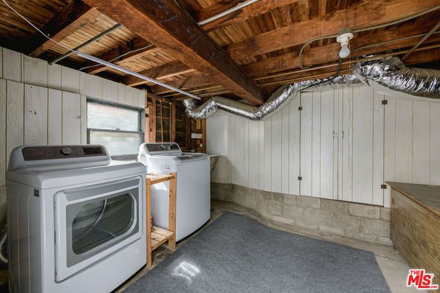 $1,800,000 | 2022 North Catalina Street, Los Angeles, CA 90027