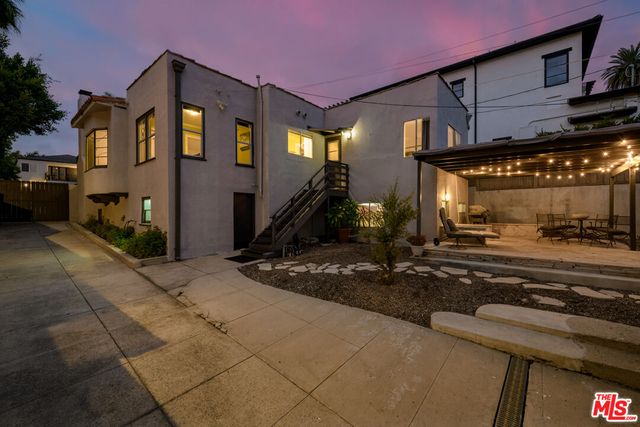 $1,800,000 | 2022 North Catalina Street, Los Angeles, CA 90027