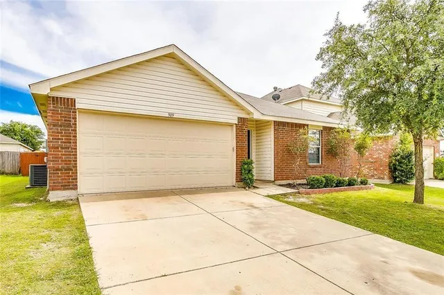 $1,850 | 909 Poncho Lane, Fort Worth, TX 76052