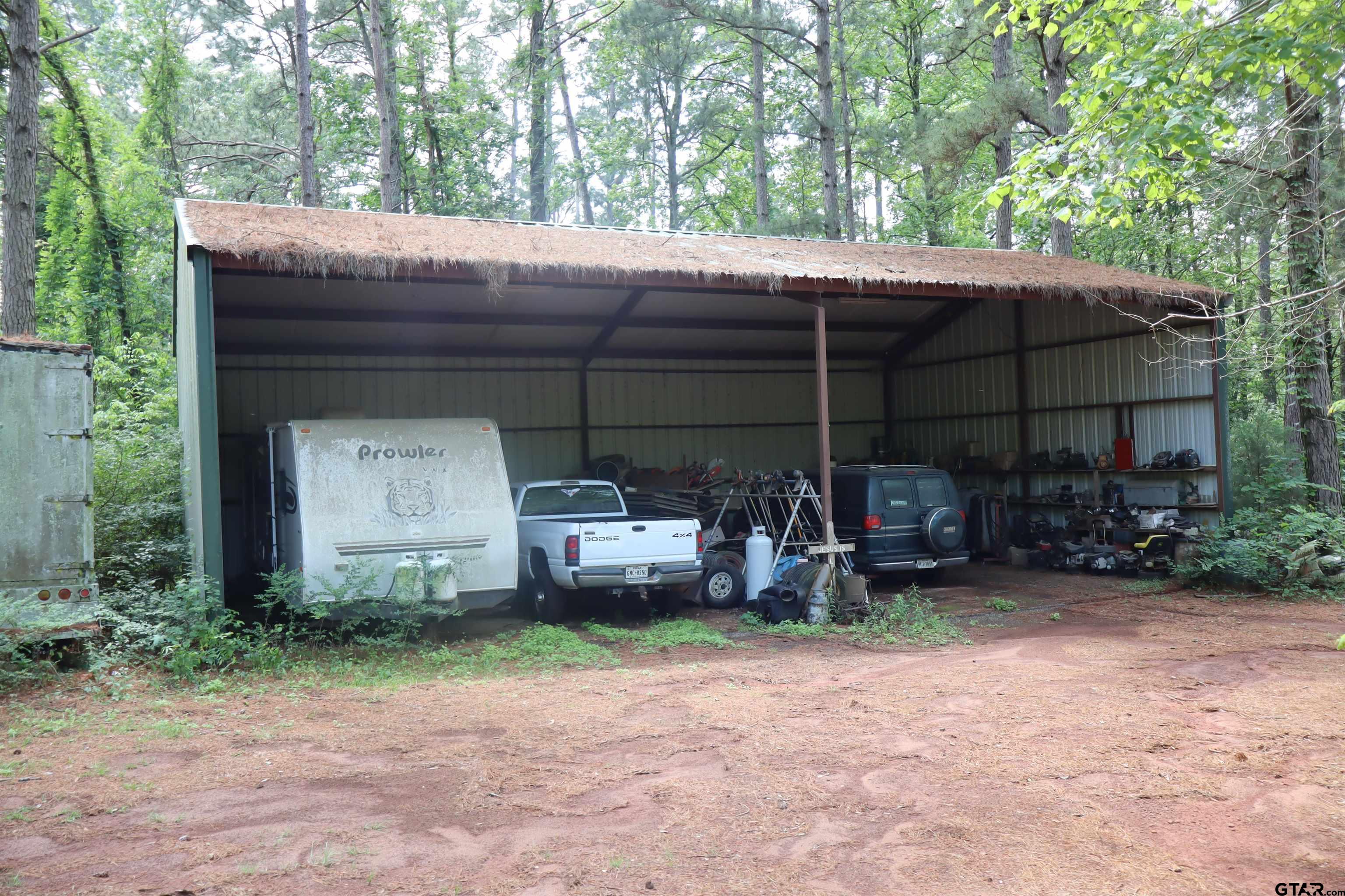 4269 Highway 21 Alto, TX 75925 - Photo 29 of 41 a view of a car garage