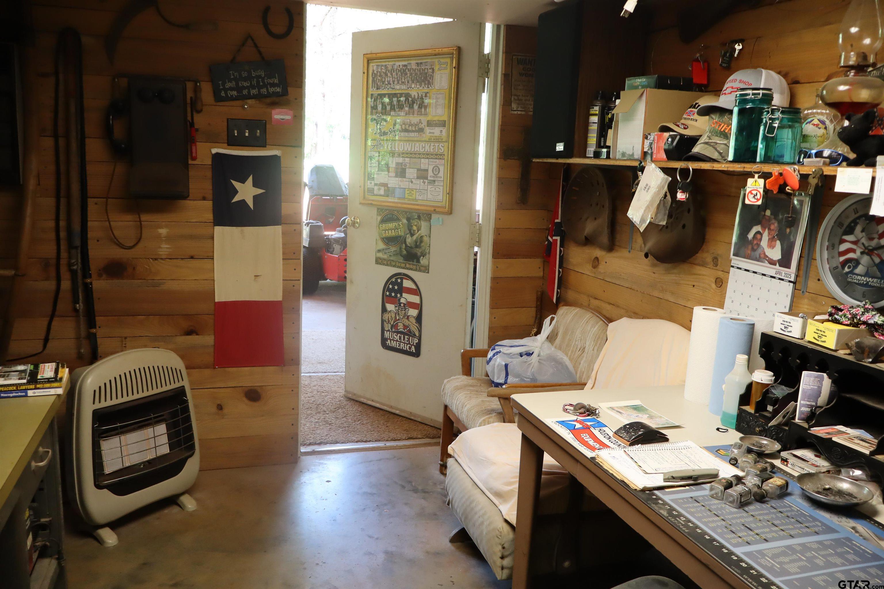4269 Highway 21 Alto, TX 75925 - Photo 35 of 41 a living room with furniture and a flat screen tv
