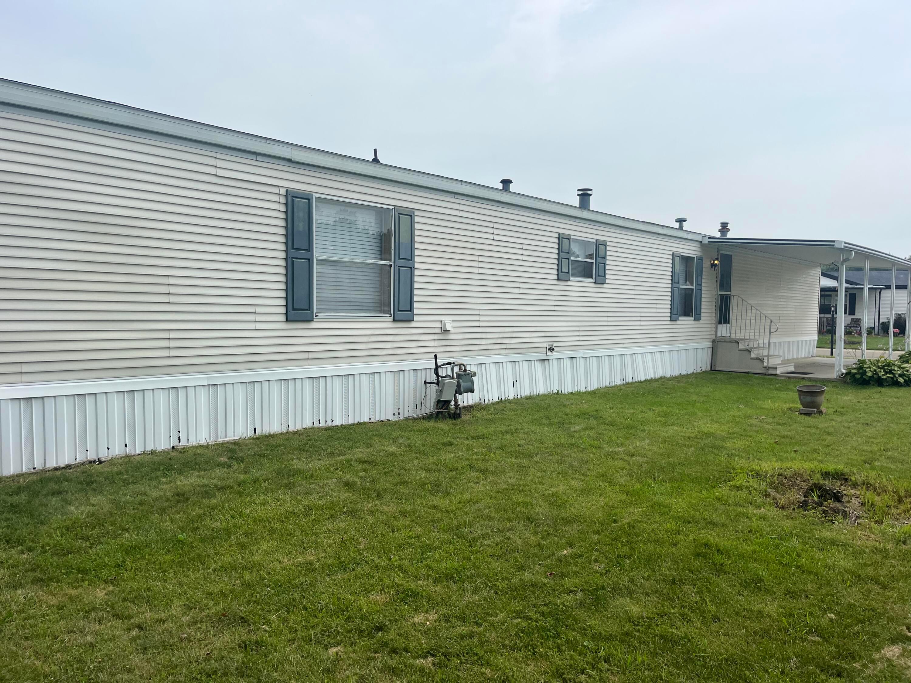 211 Rona Boulevard Pataskala, OH 43062 - Photo 4 of 15 IMG_2018