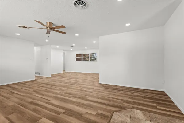 a view of a livingroom with a workspace
