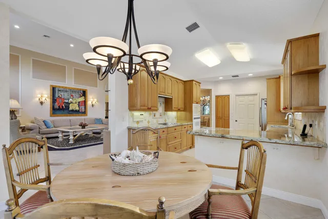 $1,150,000 | 7633 La Corniche Circle, Boca Raton, FL 33433