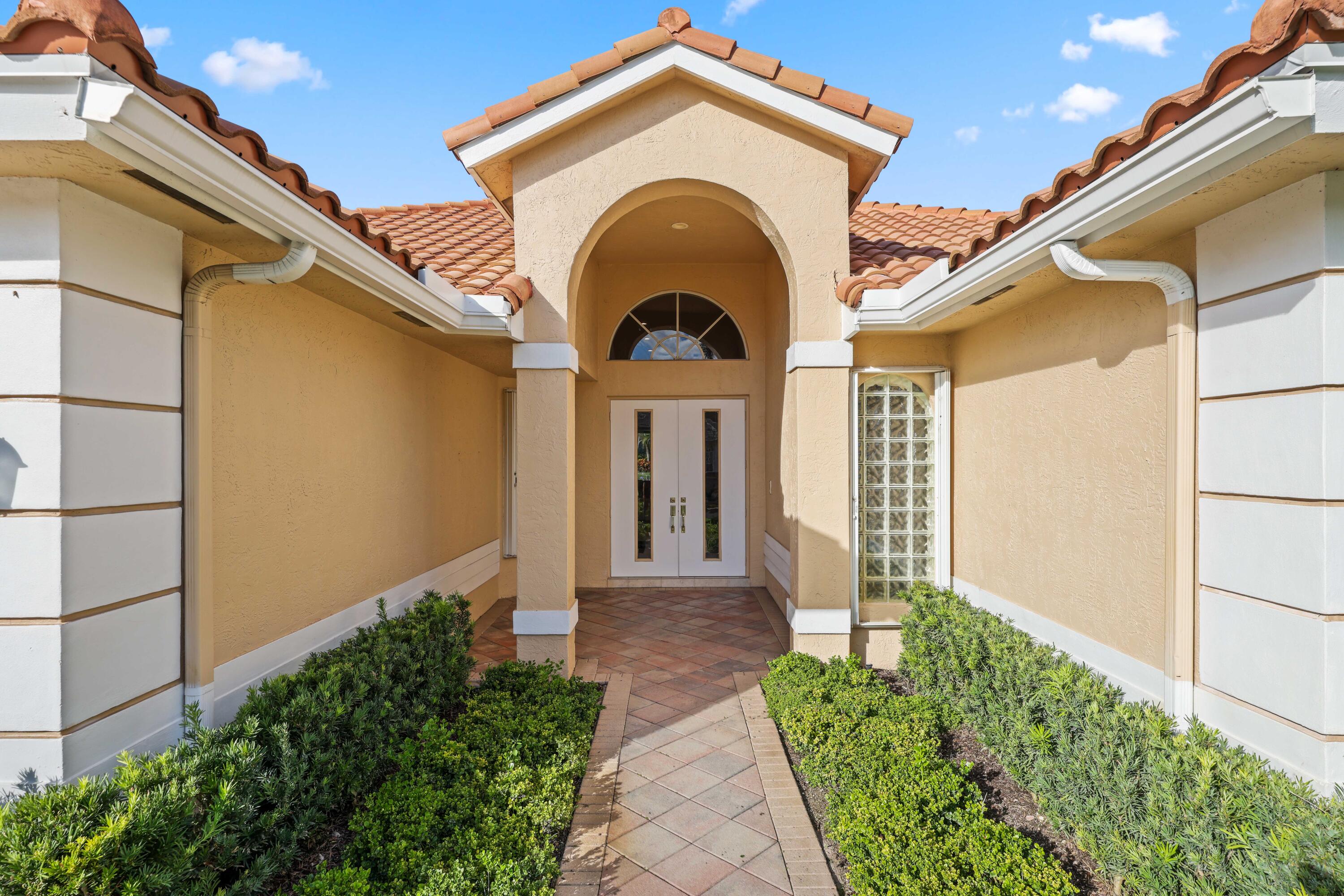 7633 La Corniche Circle Boca Raton, FL 33433 - Photo 40 of 49 Entry way