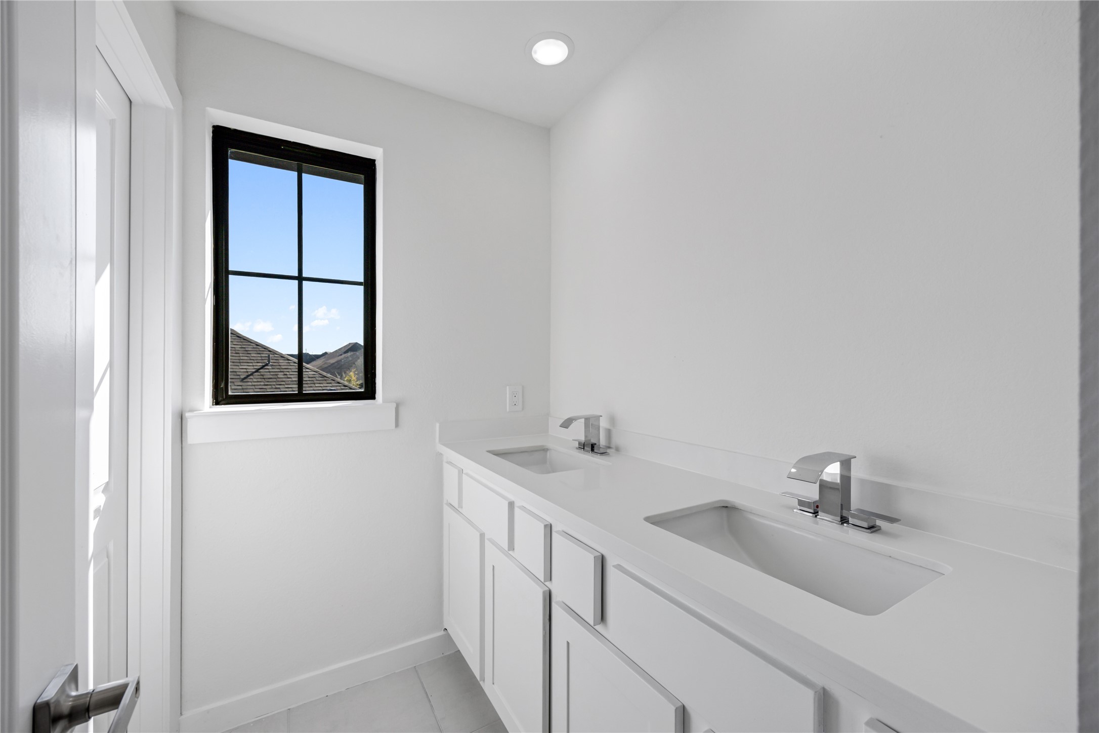 5106 Sistine Drive Manvel, TX 77578 - Photo 20 of 42 a bathroom with a sink and a mirror