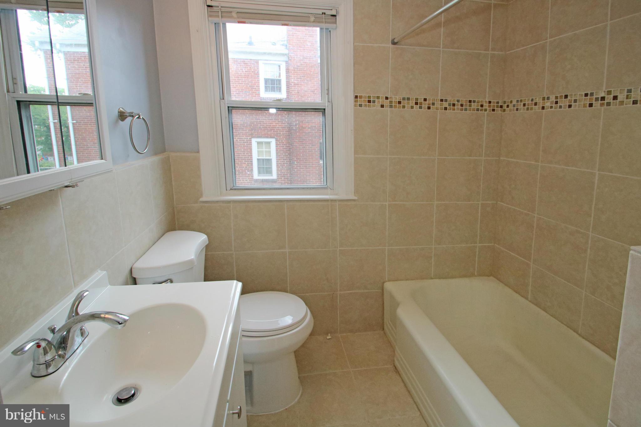 4618 Coleherne Road Baltimore, MD 21229 - Photo 16 of 23 Bath - upper level