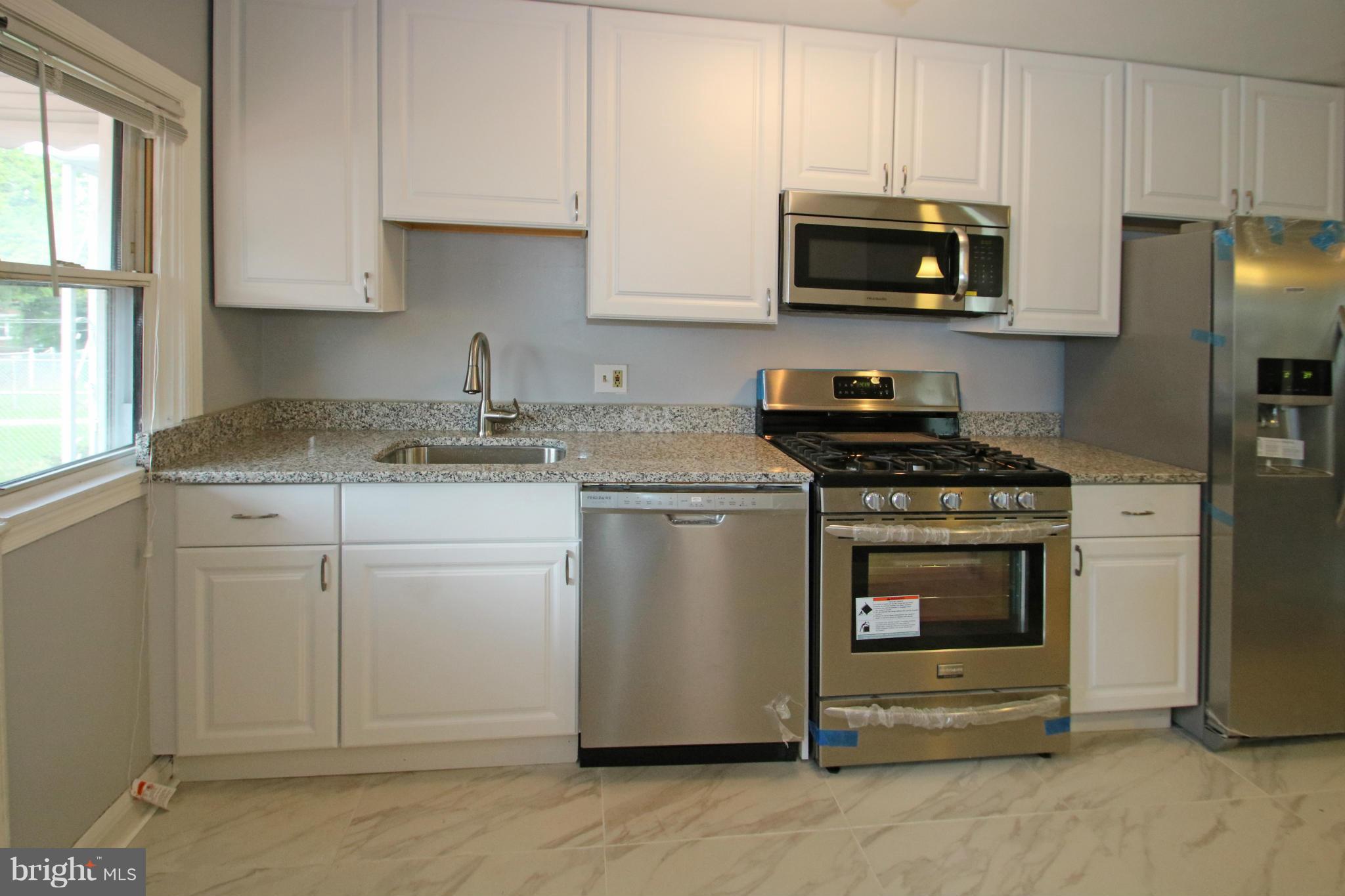 4618 Coleherne Road Baltimore, MD 21229 - Photo 8 of 23 Kitchen