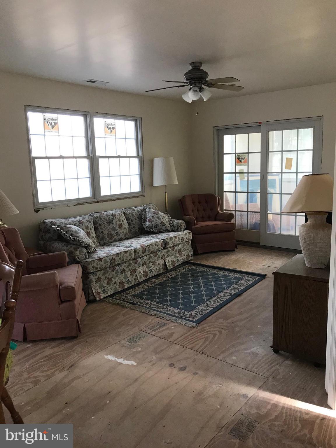 114 Laird Benton Road Stevensville, MD 21666 - Photo 10 of 25 Living Room