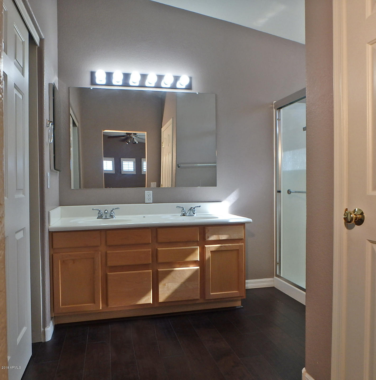 2843 East Fremont Road Phoenix, AZ 85042 - Photo 22 of 27 Master Suite - Bath