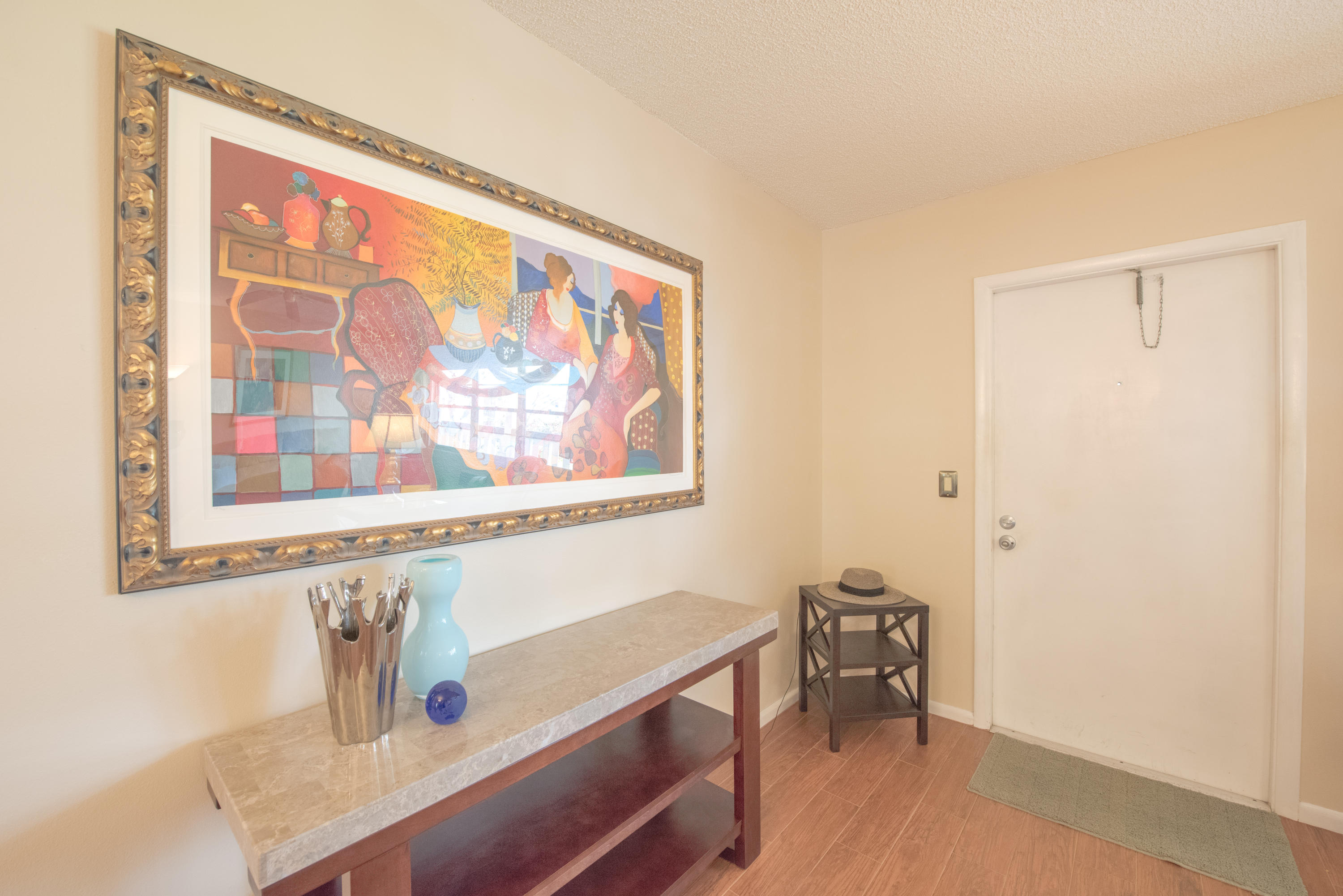 230 Suffolk F Boca Raton, FL 33434 - Photo 4 of 32 Entryway