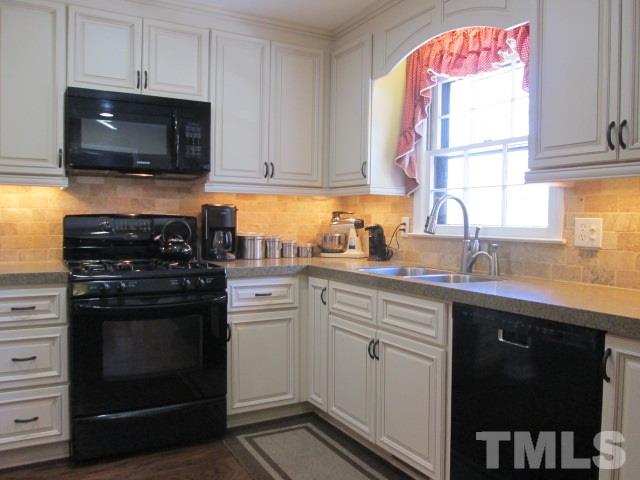 1918 Medfield Road Raleigh, NC 27607 - Photo 6 of 25