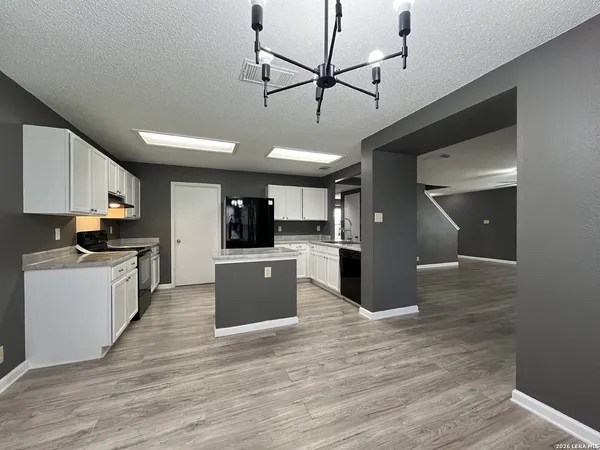 $1,895 | 14443 Mountainside Ridge, San Antonio, TX 78233