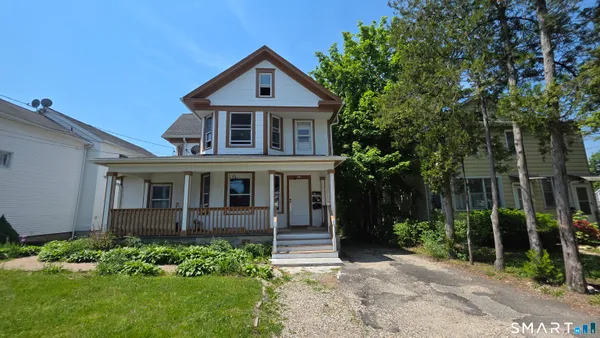 $2,200 | 38 Homestead Avenue, Unit 2, Danbury, CT 06810