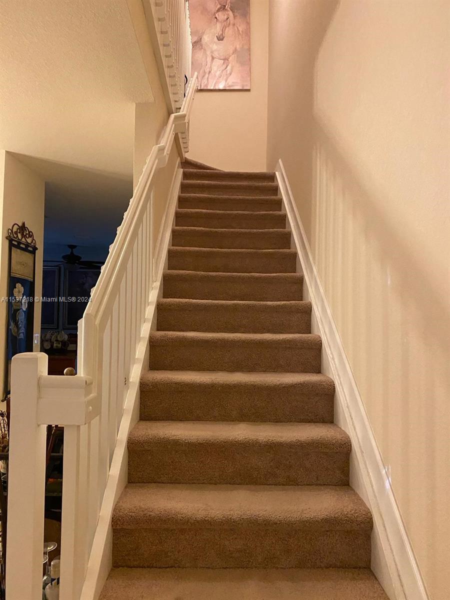 Oasis Homestead, FL 33033 - Photo 8 of 12 a view of entryway