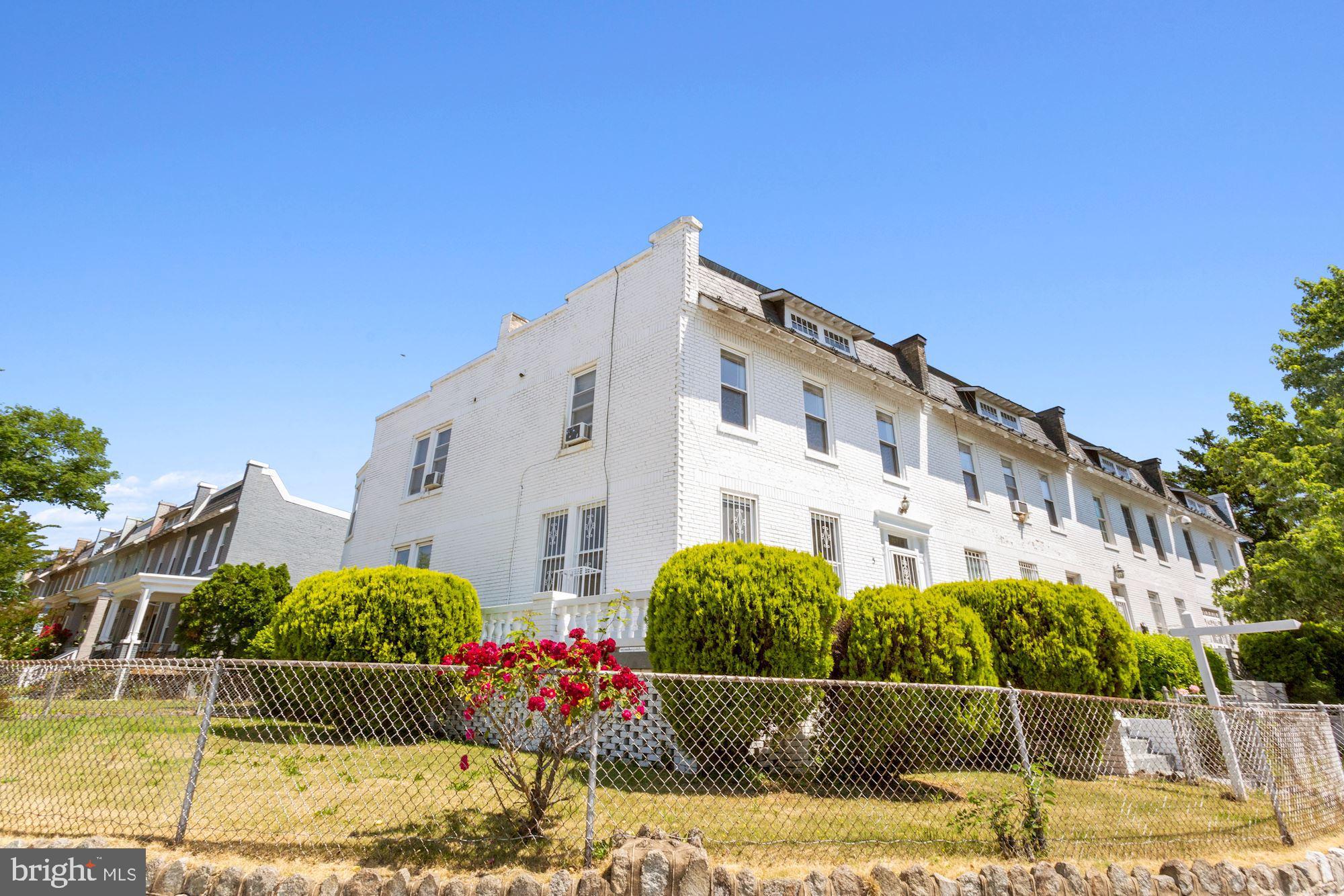 5 Barney Circle Southeast Washington, DC 20003 - Photo 2 of 38 Sizeable Corner Lot