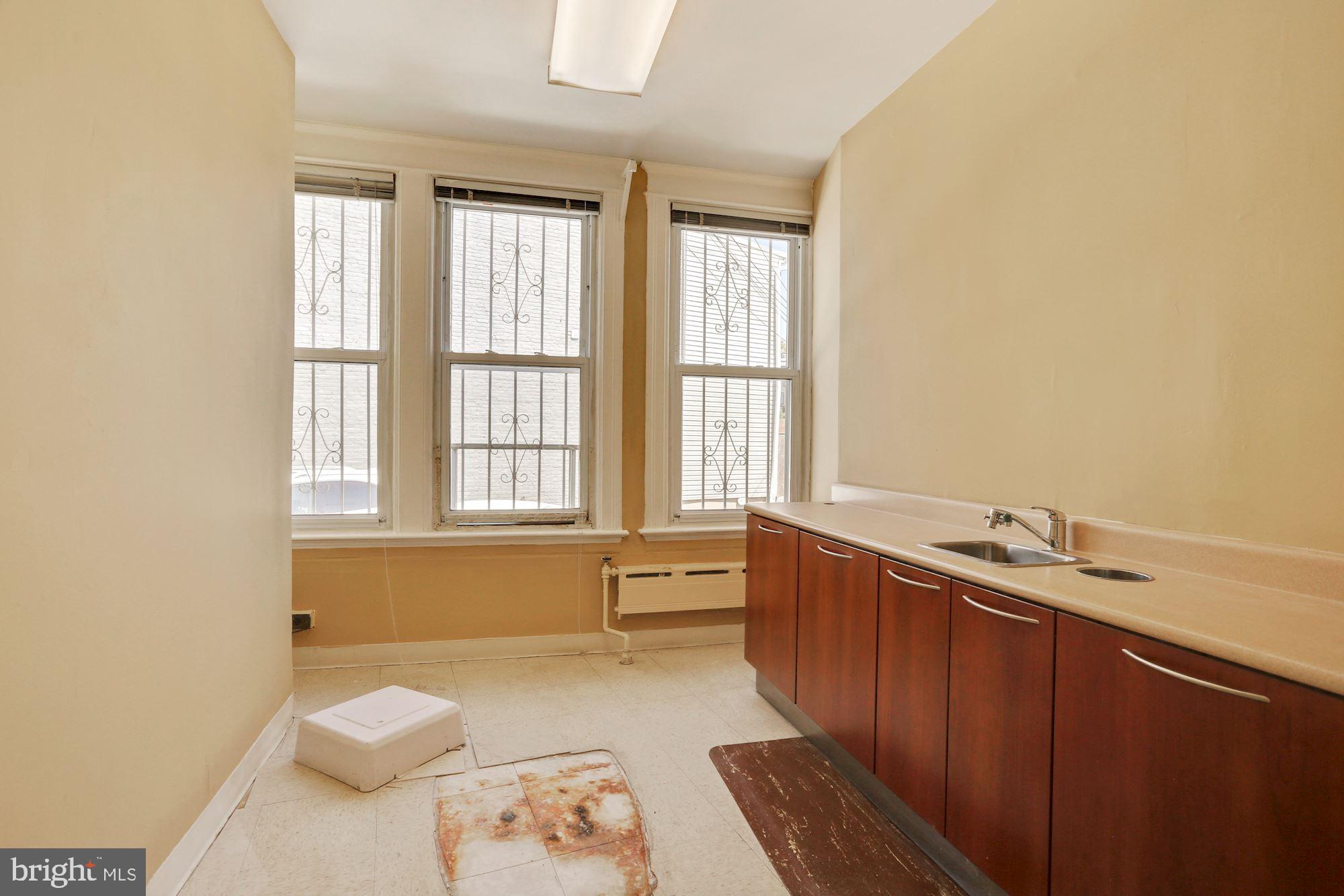 5 Barney Circle Southeast Washington, DC 20003 - Photo 16 of 38