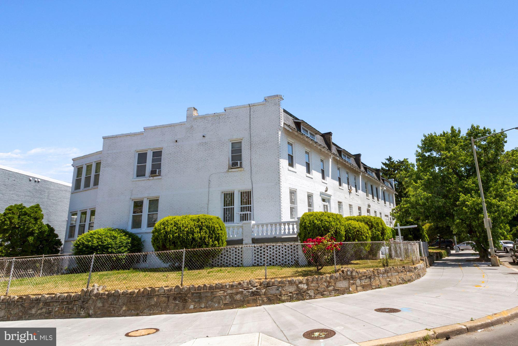 5 Barney Circle Southeast Washington, DC 20003 - Photo 3 of 38 More than 5000sf Total!