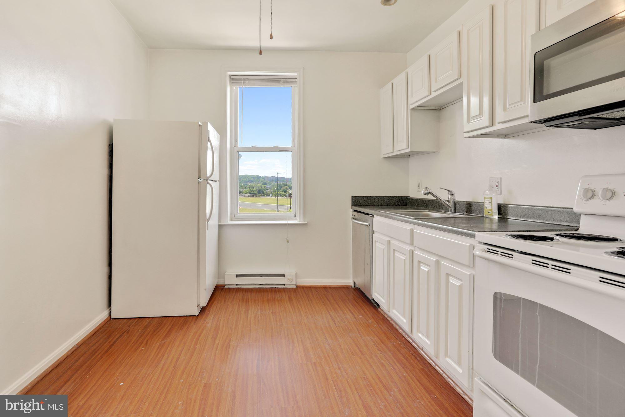 5 Barney Circle Southeast Washington, DC 20003 - Photo 25 of 38 Studio Kitchen