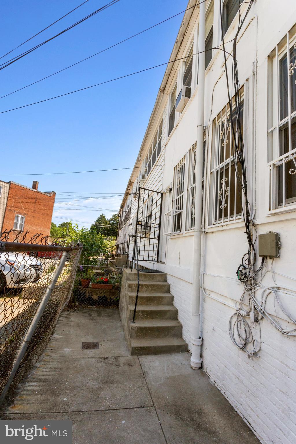 5 Barney Circle Southeast Washington, DC 20003 - Photo 34 of 38