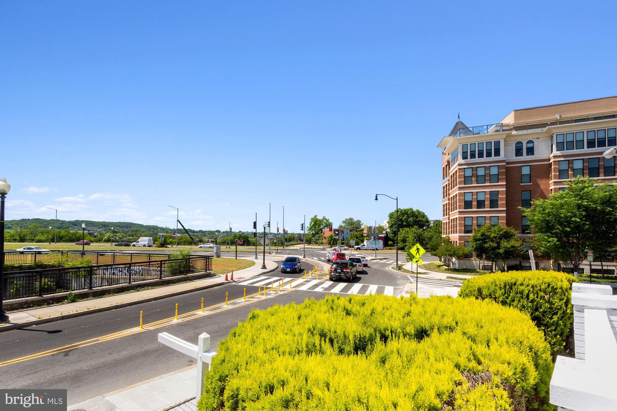 5 Barney Circle Southeast Washington, DC 20003 - Photo 37 of 38
