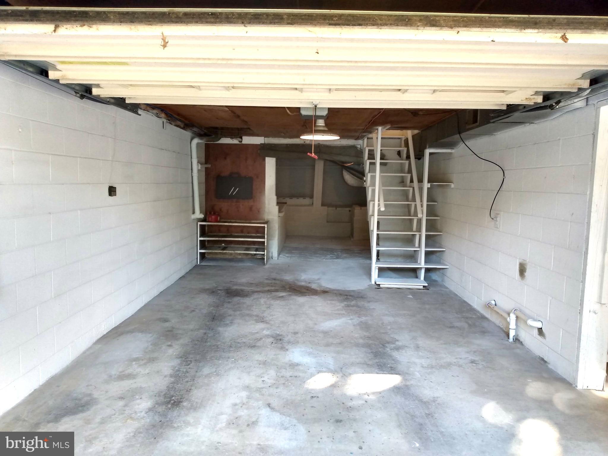676 Siloam Road Chambersburg, PA 17201 - Photo 17 of 41 Garage