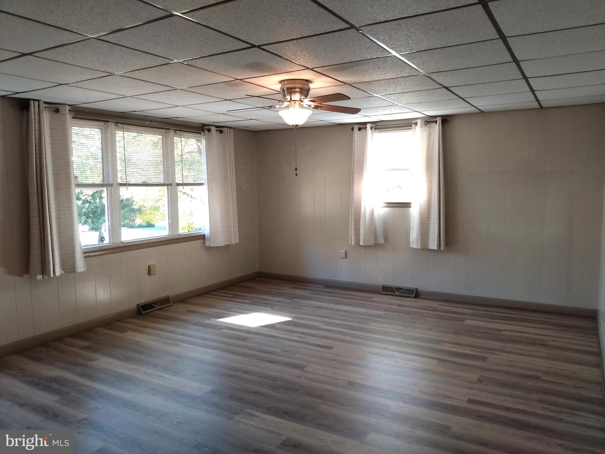 676 Siloam Road Chambersburg, PA 17201 - Photo 4 of 41 Living Room