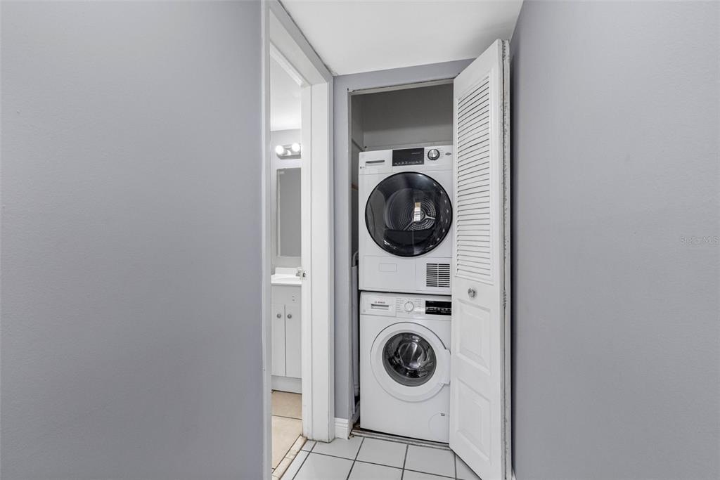 5820 North Church Avenue, Unit 346 Tampa, FL 33614 - Photo 15 of 30 a utility room with dryer and washer