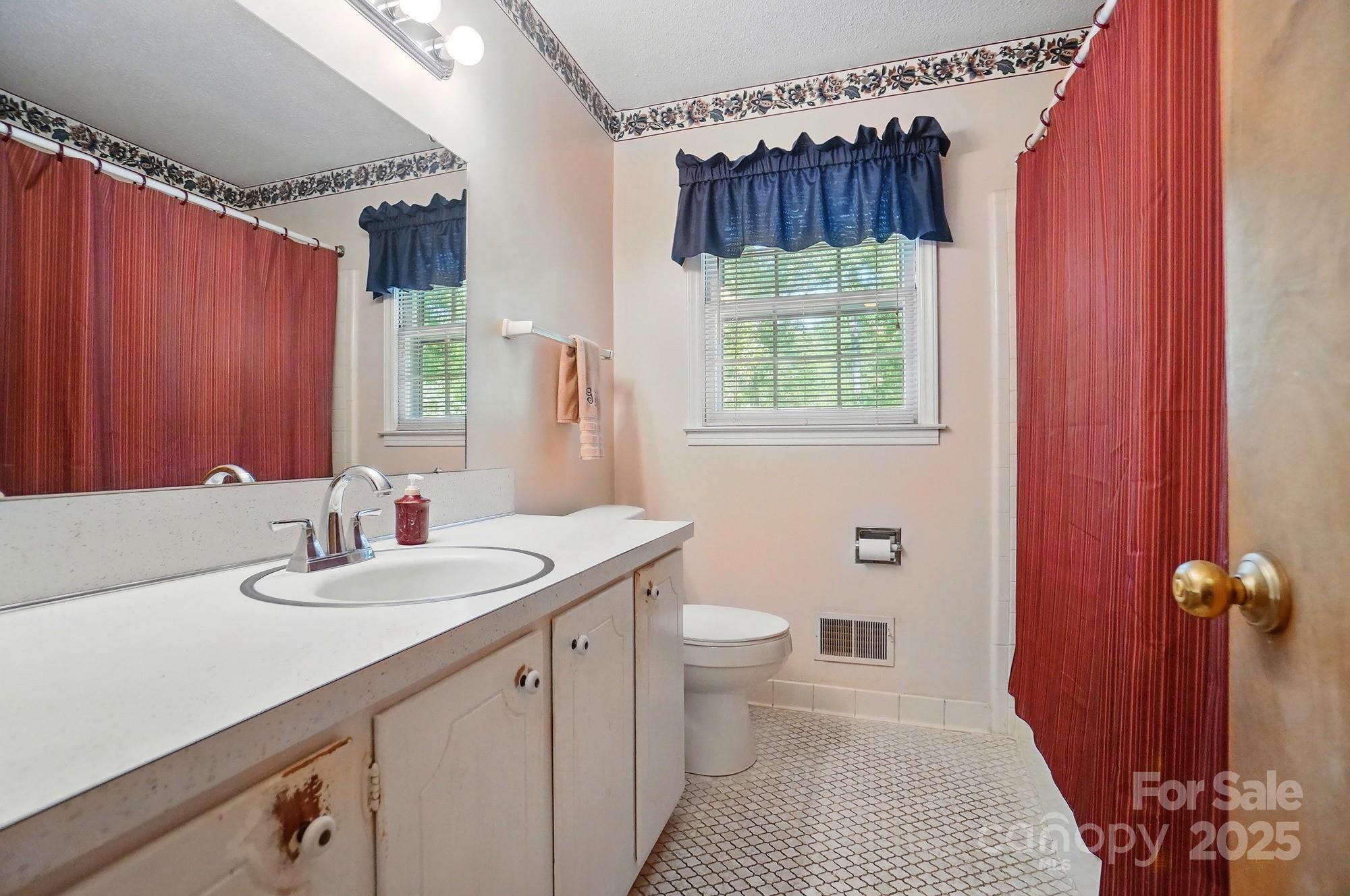 6215 Simpson Road Charlotte, NC 28216 - Photo 36 of 47 Gallery Image 36