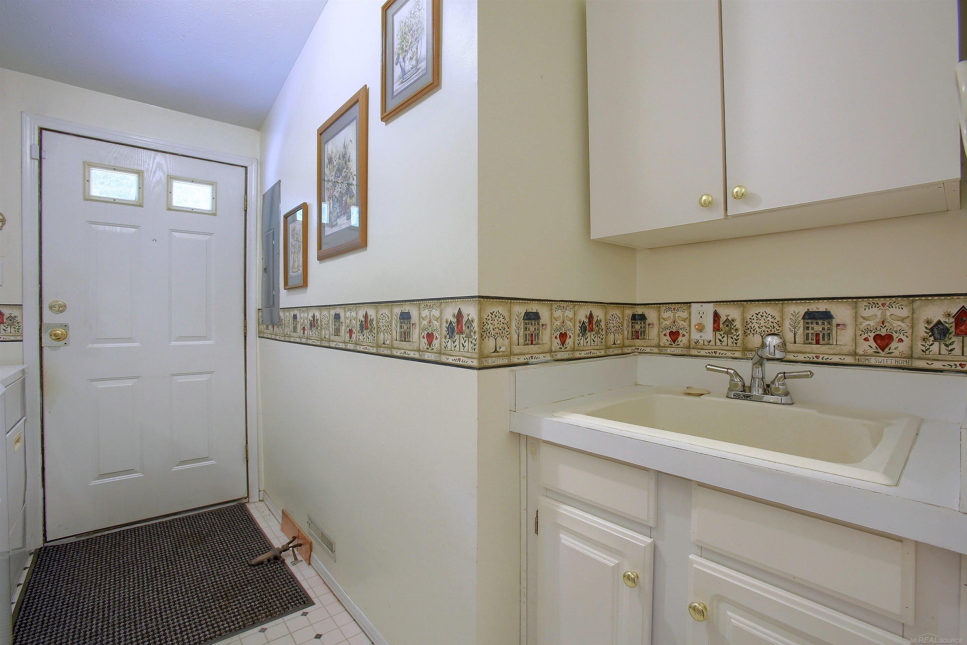 76008 Memphis Ridge Road Richmond, MI 48062 - Photo 16 of 32 50092863-15.JPG