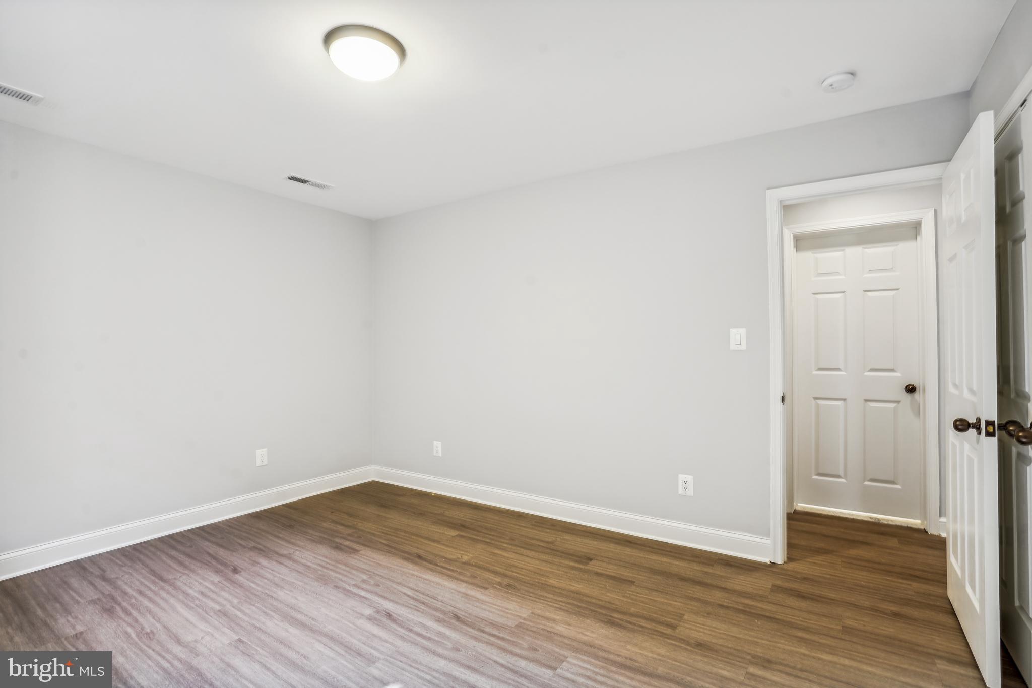4119 North Ridgeview Road McLean, VA 22101 - Photo 37 of 56 Bedroom 3.