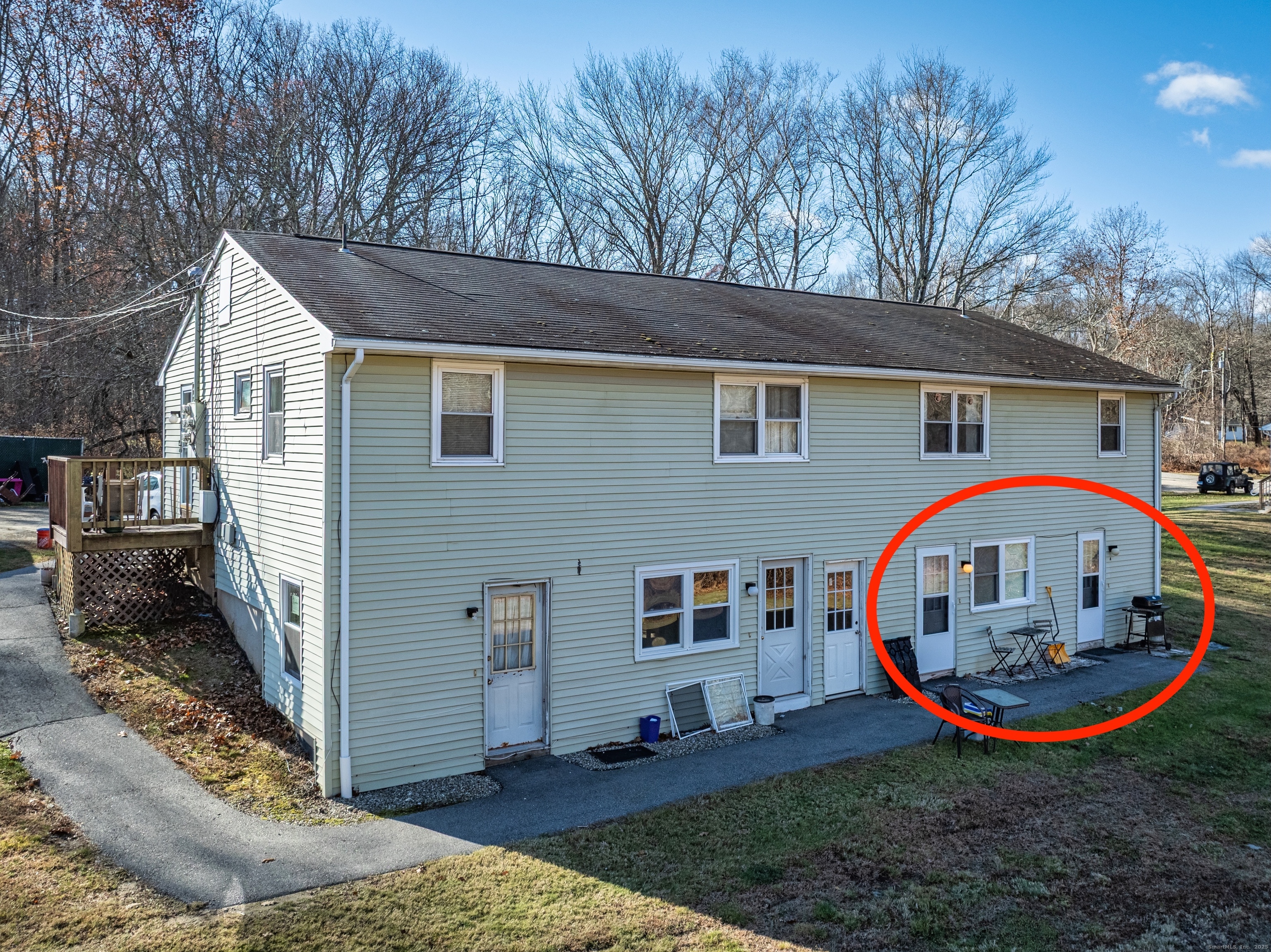 12 A White Oak Road, Unit 12A Mansfield, CT 06268 - Photo 4 of 24 a view of sitting area in front of house