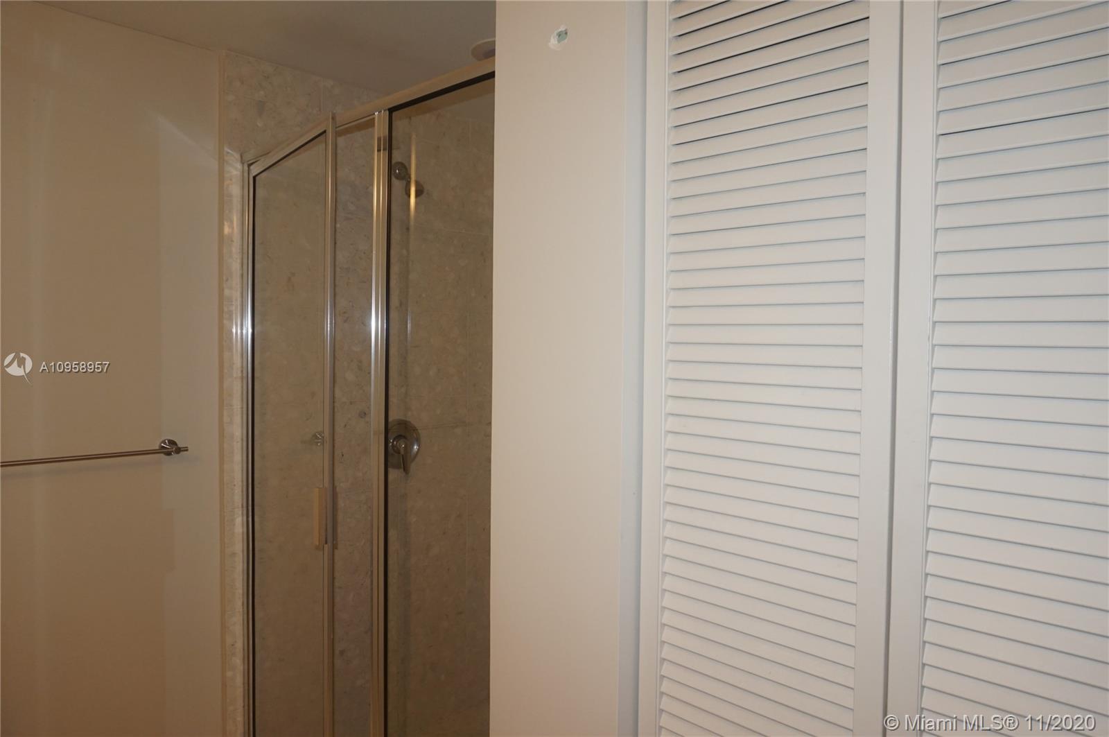 185 Southwest 7th Street, Unit 4000 Miami, FL 33130 - Photo 7 of 25