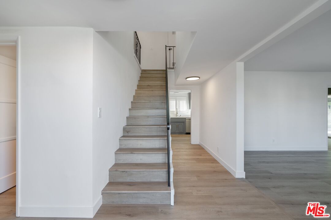 15974 Tobin Way Sherman Oaks, CA 91403 - Photo 3 of 66