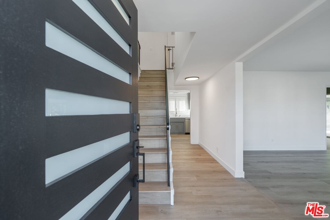 15974 Tobin Way Sherman Oaks, CA 91403 - Photo 4 of 66