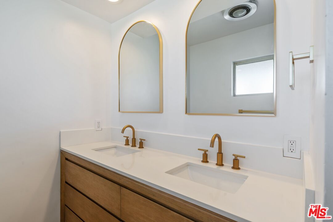 15974 Tobin Way Sherman Oaks, CA 91403 - Photo 44 of 66