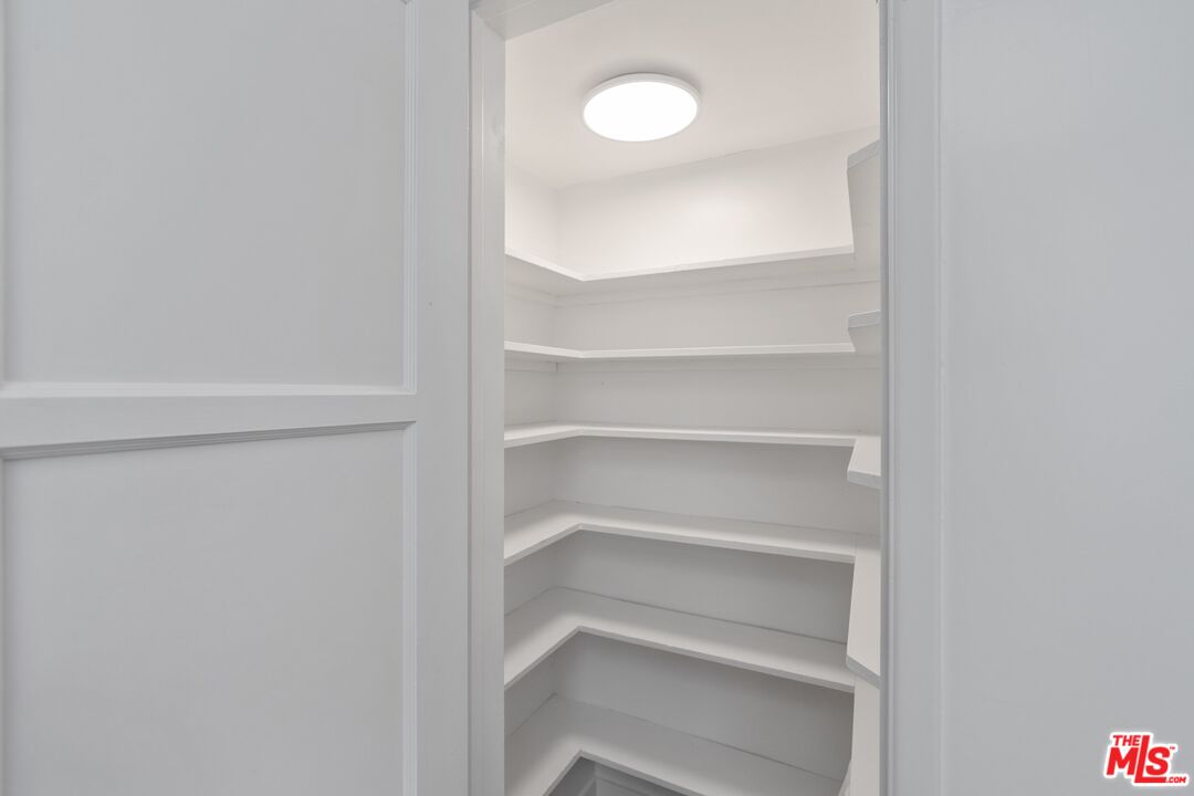 15974 Tobin Way Sherman Oaks, CA 91403 - Photo 56 of 66