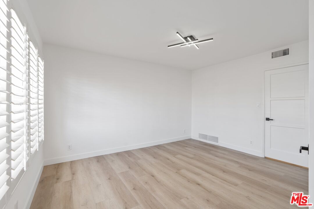 15974 Tobin Way Sherman Oaks, CA 91403 - Photo 8 of 66