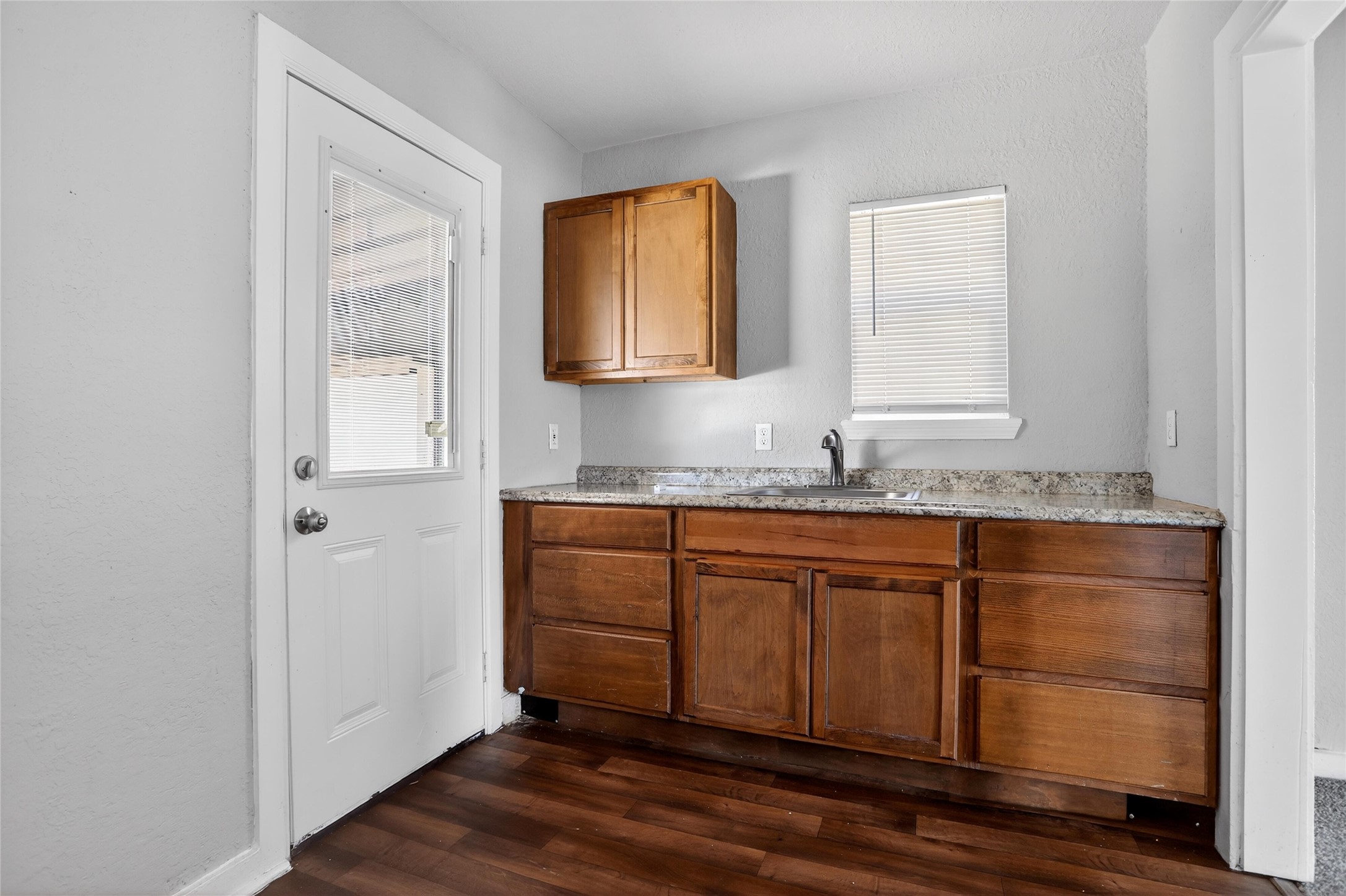 1711-17 West 5th Street Freeport, TX 77541 - Photo 13 of 21