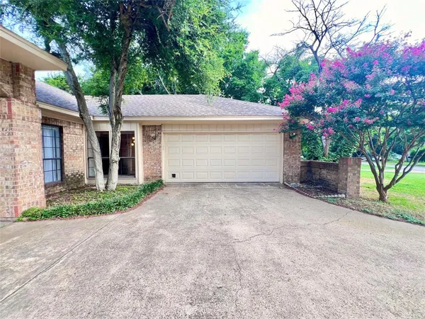 $2,225 | 1107 Rita Lane, Duncanville, TX 75116