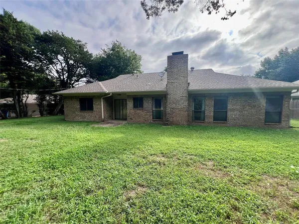 $2,225 | 1107 Rita Lane, Duncanville, TX 75116