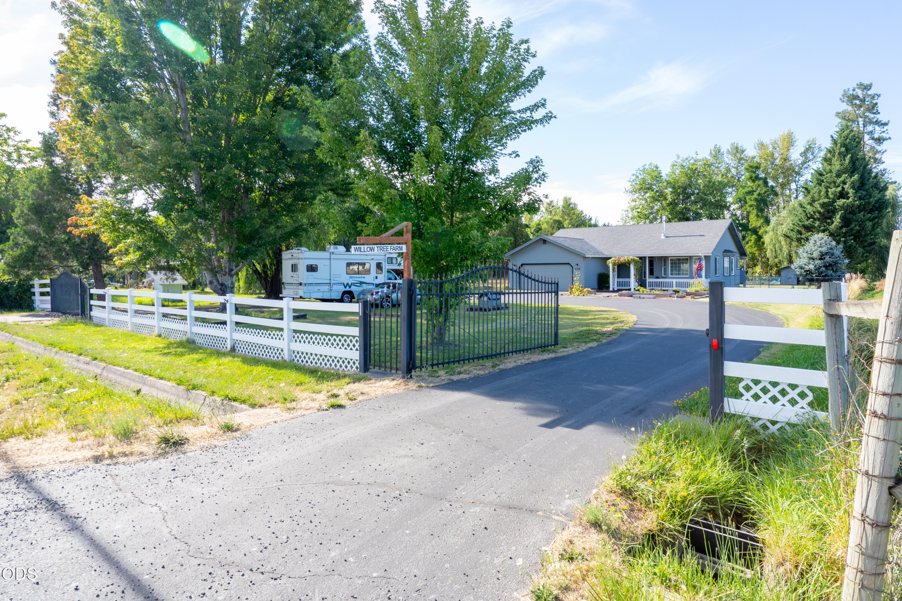 3326 Leonard Road Grants Pass, OR 97527 - Photo 56 of 87