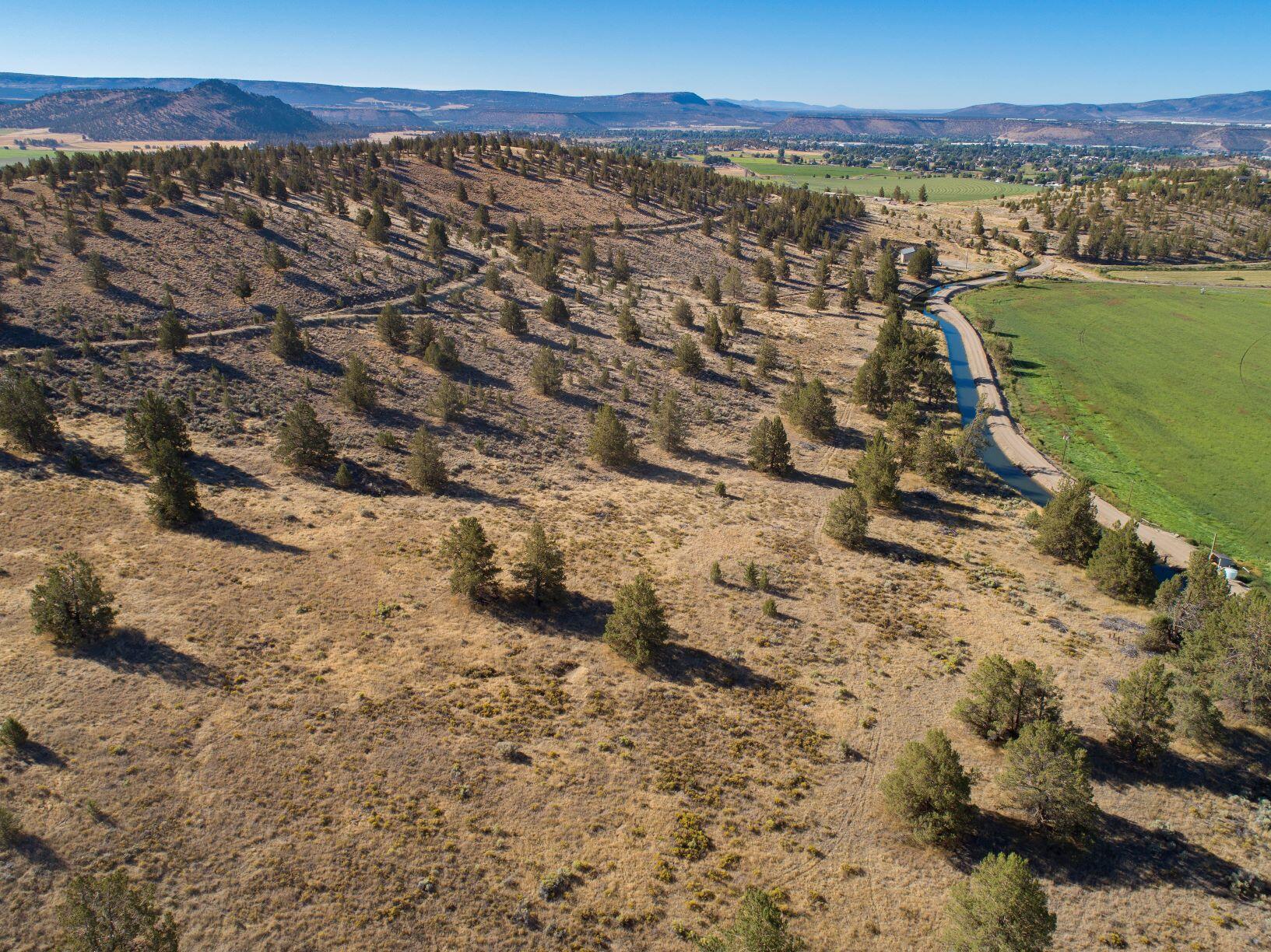 304 McKay Road Prineville, OR 97754 - Photo 8 of 15 a view of a city with ocean view