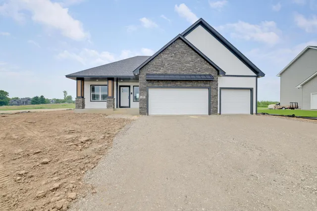 $719,900 | 909 Acorn Court, Hudson, WI 54016