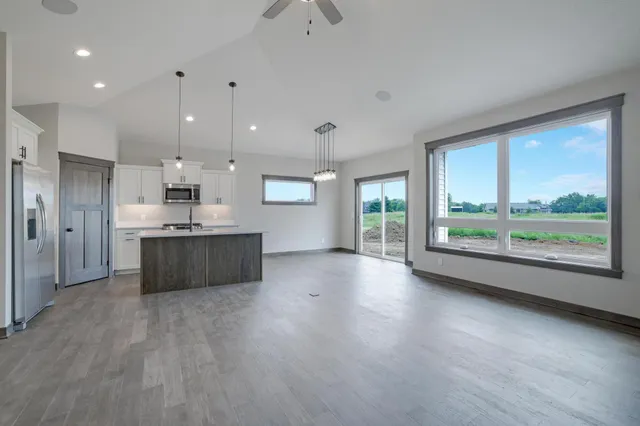 $719,900 | 909 Acorn Court, Hudson, WI 54016