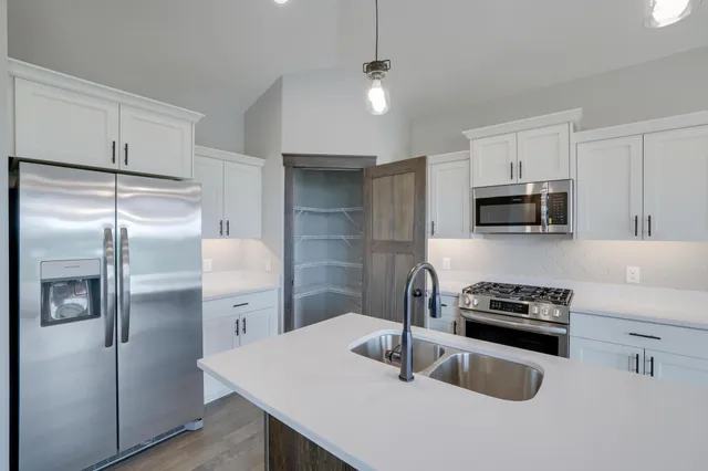 $719,900 | 909 Acorn Court, Hudson, WI 54016