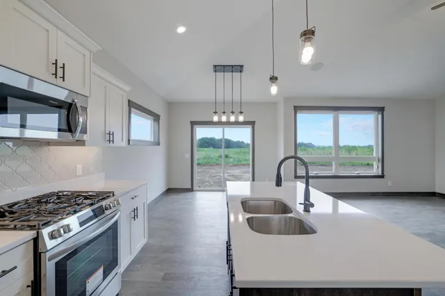 $719,900 | 909 Acorn Court, Hudson, WI 54016