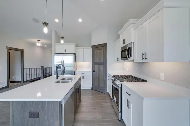 $719,900 | 909 Acorn Court, Hudson, WI 54016