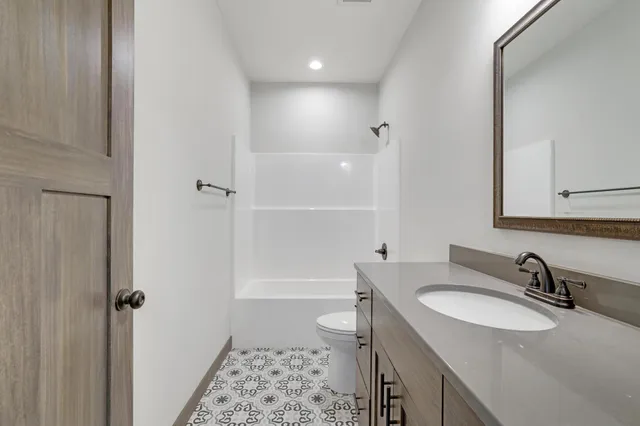 $719,900 | 909 Acorn Court, Hudson, WI 54016