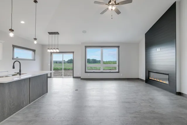 $719,900 | 909 Acorn Court, Hudson, WI 54016